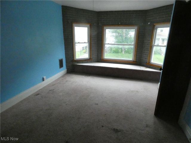 1020 Virginia Street, Martins Ferry, OH 43935