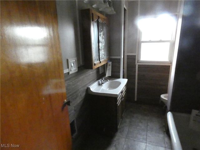 1020 Virginia Street, Martins Ferry, OH 43935