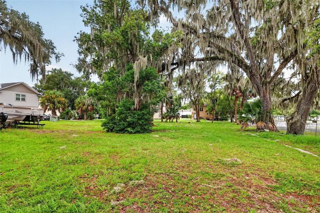 703 W MAGNOLIA STREET, Leesburg, FL 34748