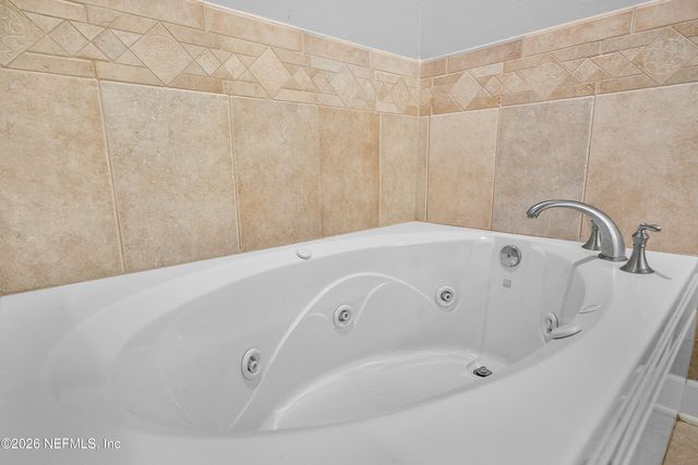 4480 DEERWOOD LAKE Parkway 336, Jacksonville, FL 32216