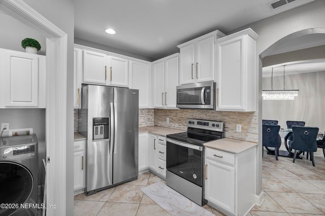 4480 DEERWOOD LAKE Parkway 336, Jacksonville, FL 32216