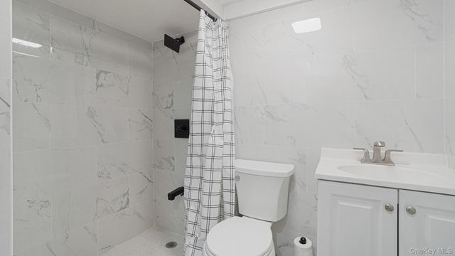 21 Linden Boulevard, Hicksville, NY 11801