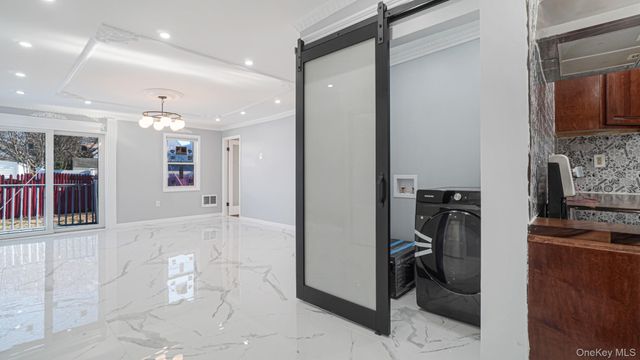 21 Linden Boulevard, Hicksville, NY 11801