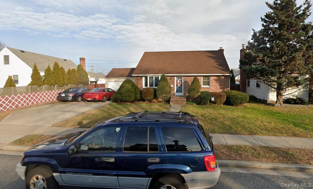 21 Linden Boulevard, Hicksville, NY 11801