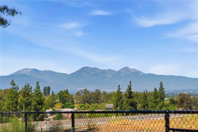 22 Mesquite Place, Pomona, CA 91766