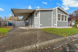 250 Holly Dr, Enumclaw, WA 98022