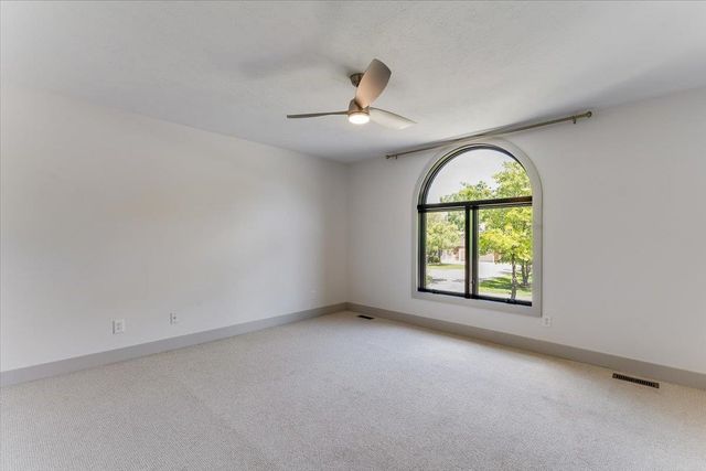 5 N Sandalwood St, Wichita, KS 67230