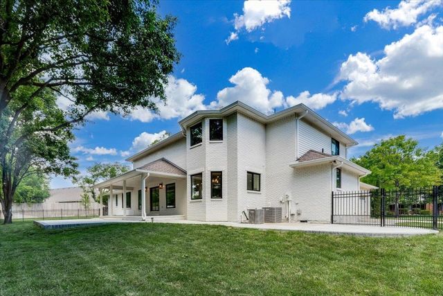 5 N Sandalwood St, Wichita, KS 67230