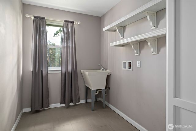 2722 SW Fairway Point Drive, Oak Harbor, WA 98277