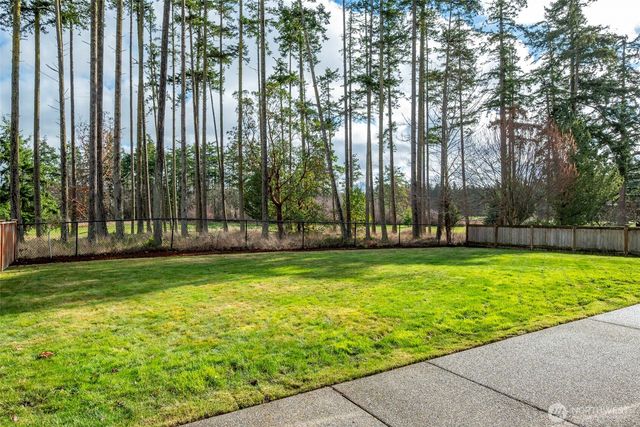 2722 SW Fairway Point Drive, Oak Harbor, WA 98277