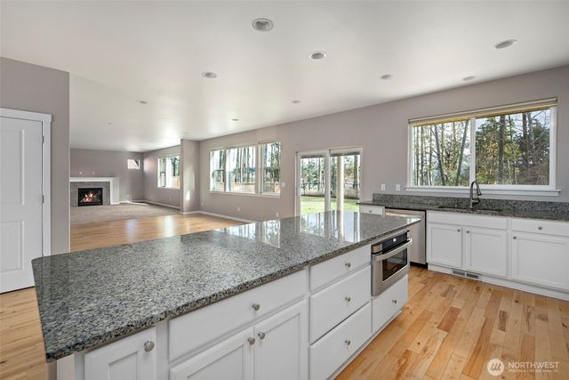 2722 SW Fairway Point Drive, Oak Harbor, WA 98277