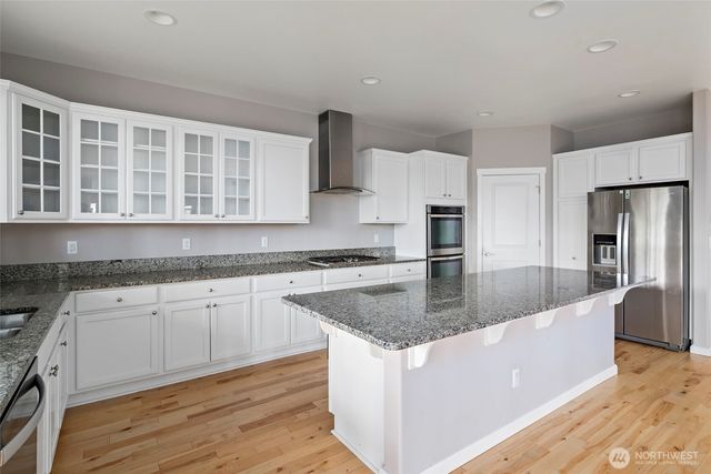 2722 SW Fairway Point Drive, Oak Harbor, WA 98277