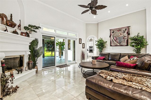 66 Lake Estates Drive, Montgomery, TX 77356