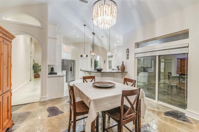 66 Lake Estates Drive, Montgomery, TX 77356