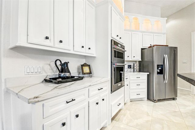 66 Lake Estates Drive, Montgomery, TX 77356