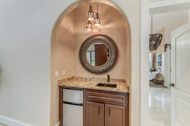 66 Lake Estates Drive, Montgomery, TX 77356