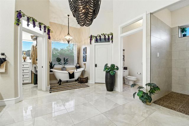 66 Lake Estates Drive, Montgomery, TX 77356