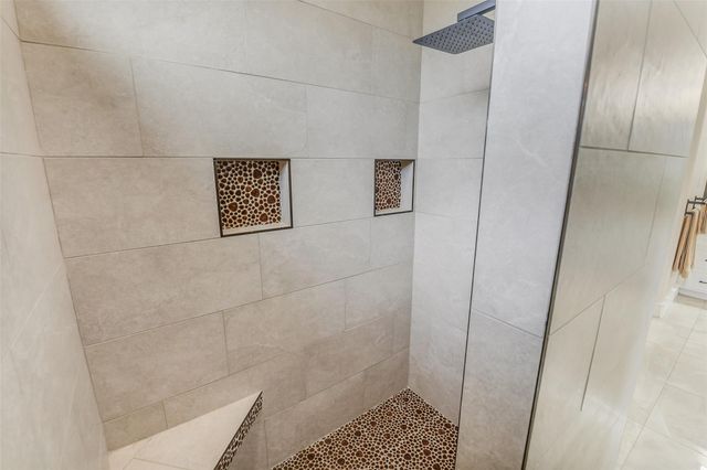 66 Lake Estates Drive, Montgomery, TX 77356