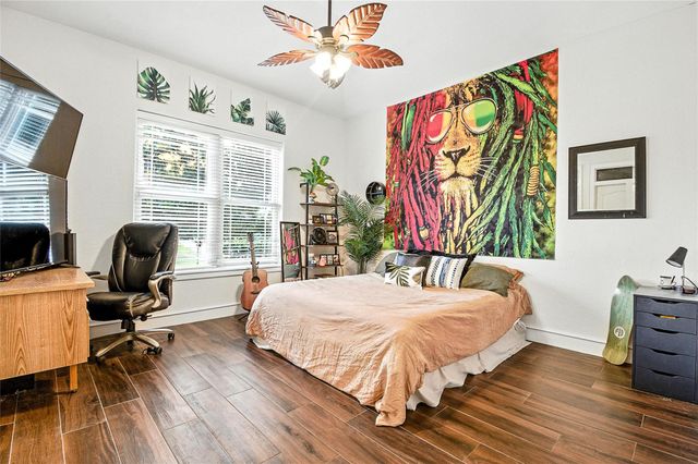 66 Lake Estates Drive, Montgomery, TX 77356