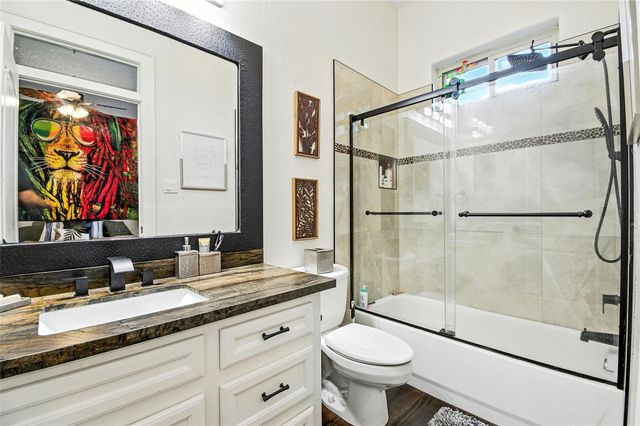 66 Lake Estates Drive, Montgomery, TX 77356