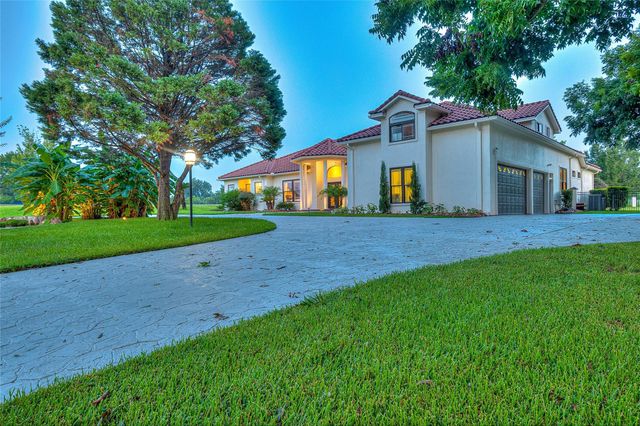 66 Lake Estates Drive, Montgomery, TX 77356