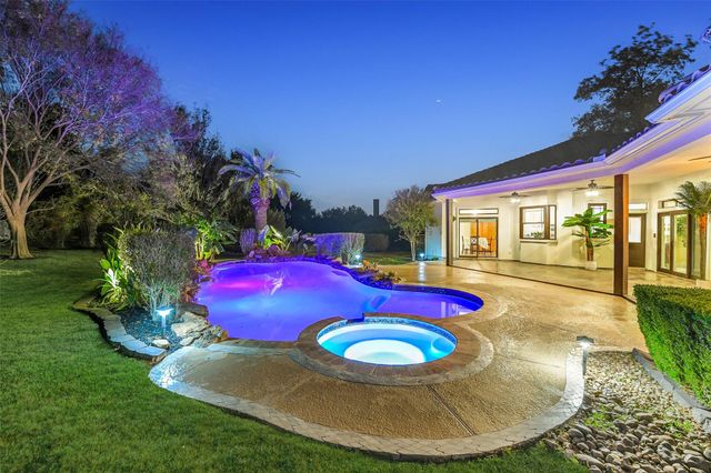 66 Lake Estates Drive, Montgomery, TX 77356