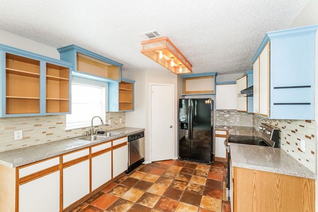 407 Harvard Drive, Glenn Heights, TX 75154