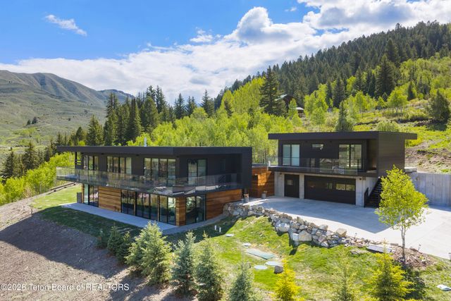 11330 HOBACK JUNCTION SOUTH Road, Jackson, WY 83001