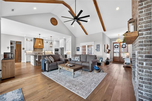 1455 River Point Road, Fayetteville, AR 72703