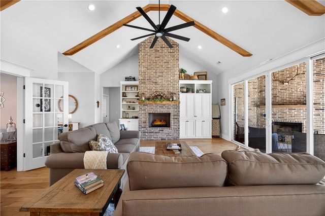 1455 River Point Road, Fayetteville, AR 72703