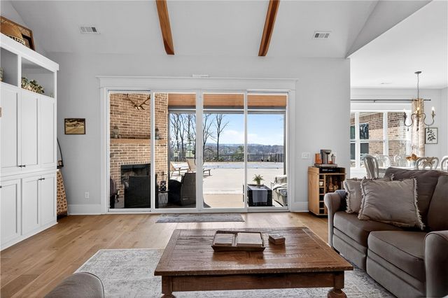 1455 River Point Road, Fayetteville, AR 72703