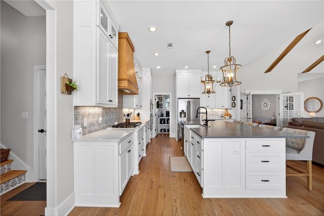 1455 River Point Road, Fayetteville, AR 72703