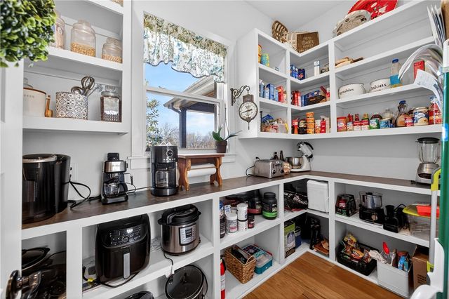 1455 River Point Road, Fayetteville, AR 72703