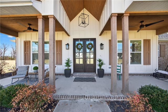 1455 River Point Road, Fayetteville, AR 72703