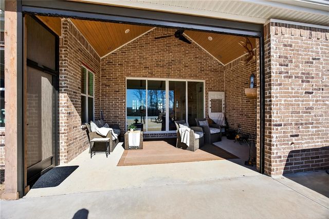 1455 River Point Road, Fayetteville, AR 72703