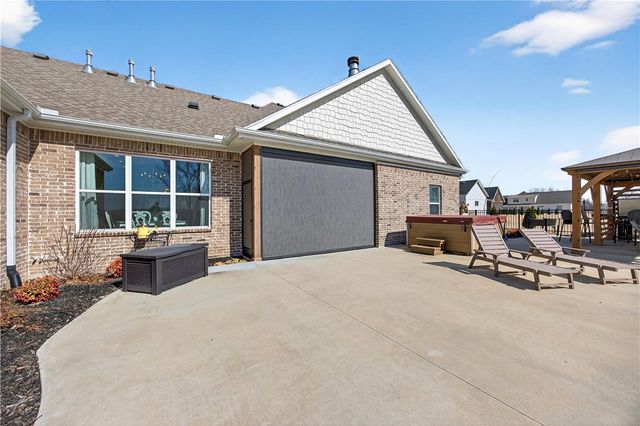 1455 River Point Road, Fayetteville, AR 72703