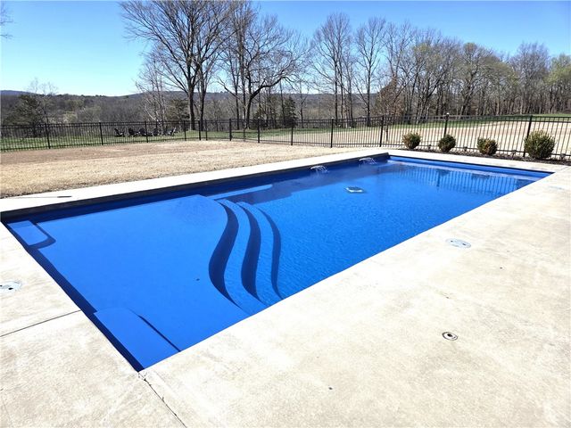 1455 River Point Road, Fayetteville, AR 72703