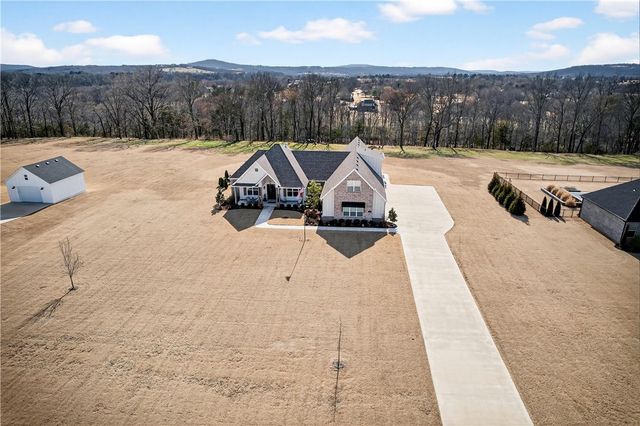 1455 River Point Road, Fayetteville, AR 72703