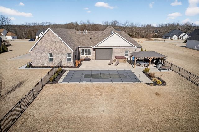 1455 River Point Road, Fayetteville, AR 72703