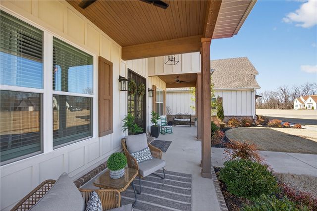 1455 River Point Road, Fayetteville, AR 72703