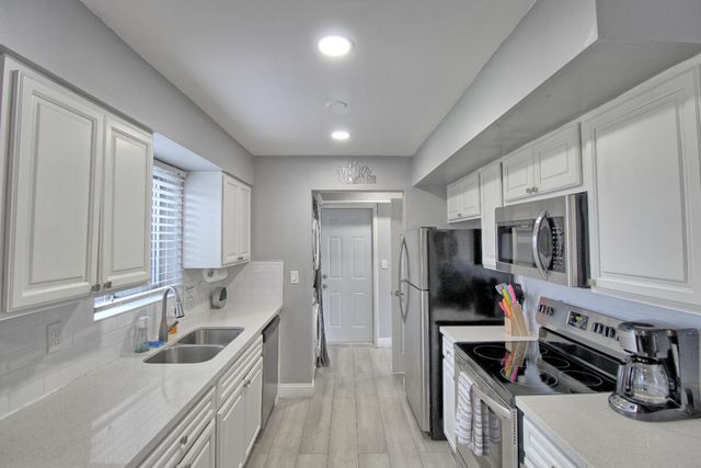 1324 N 24th Avenue, Hollywood, FL 33020