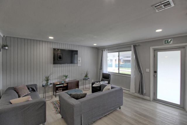 1324 N 24th Avenue, Hollywood, FL 33020