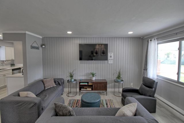 1324 N 24th Avenue, Hollywood, FL 33020