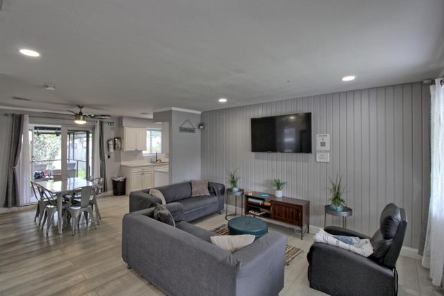 1324 N 24th Avenue, Hollywood, FL 33020