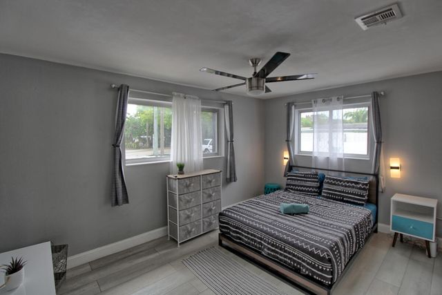 1324 N 24th Avenue, Hollywood, FL 33020