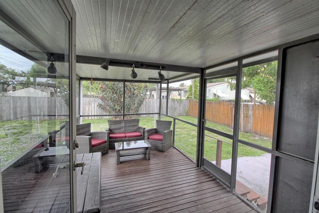 1324 N 24th Avenue, Hollywood, FL 33020