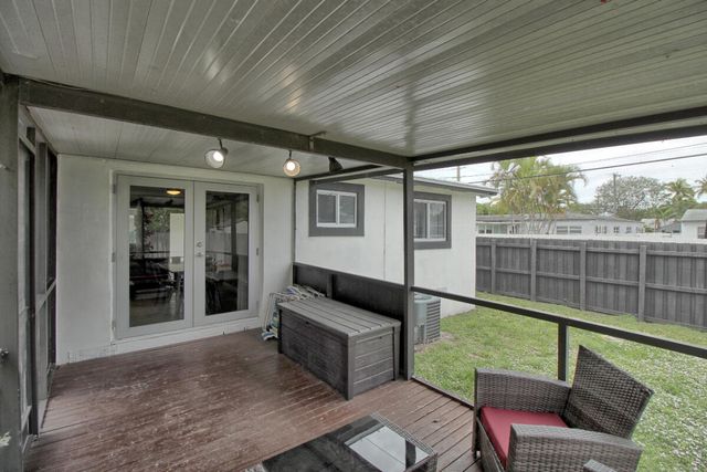 1324 N 24th Avenue, Hollywood, FL 33020