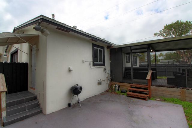 1324 N 24th Avenue, Hollywood, FL 33020