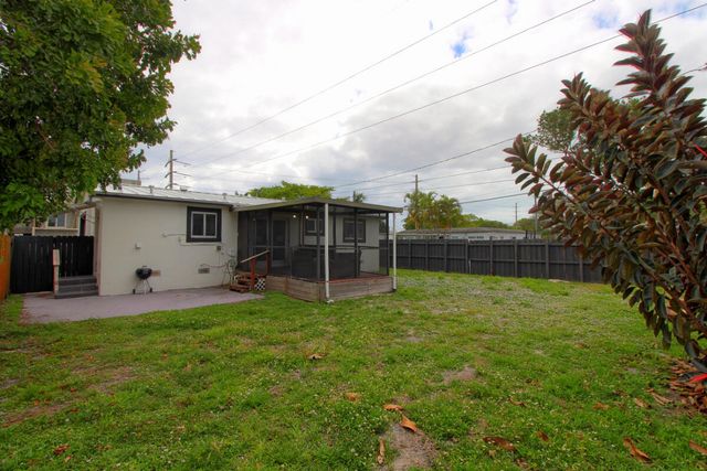 1324 N 24th Avenue, Hollywood, FL 33020