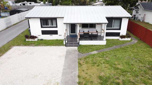 1324 N 24th Avenue, Hollywood, FL 33020